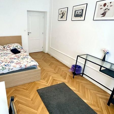 Fantastic Waw - Kp69 Room D Varsovia Exterior foto